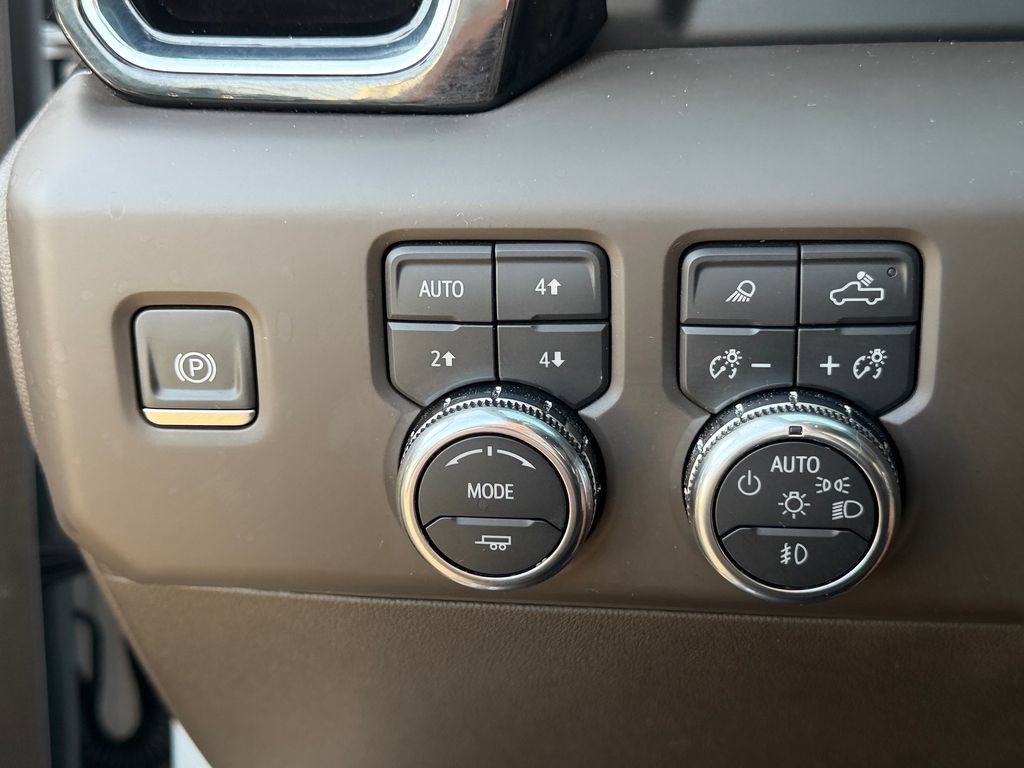 Used 2023 GMC Sierra 1500 Denali w/ Denali Reserve Package AWD/4WD image 26