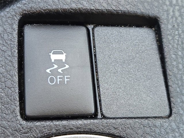 Used 2018 Toyota Corolla L image 3