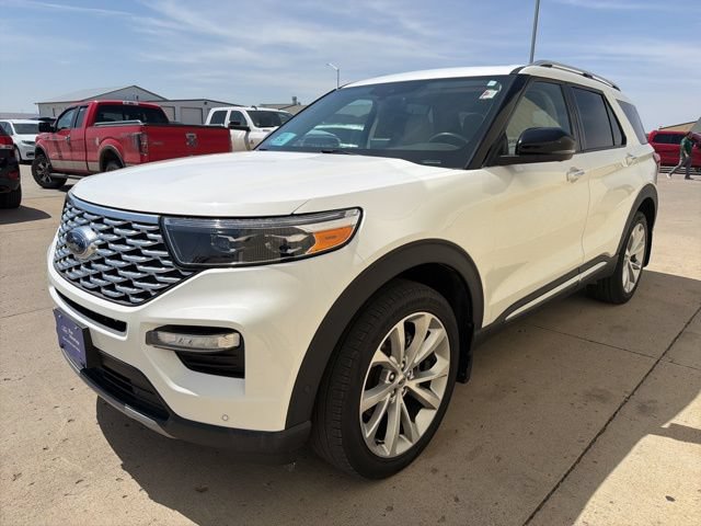 Certified 2023 Ford Explorer Platinum w/ Technology Package AWD/4WD image 4