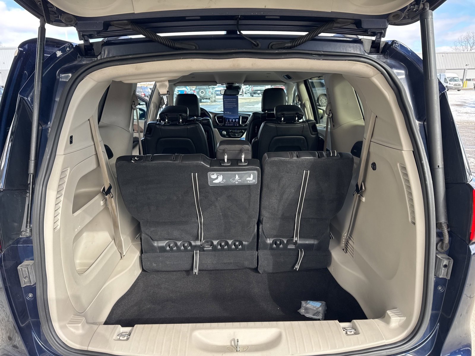 Used 2018 Chrysler Pacifica Touring-L Plus w/ Advanced Safetytec Group image 35