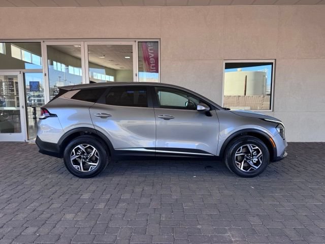 Used 2024 Kia Sportage LX AWD/4WD image 6