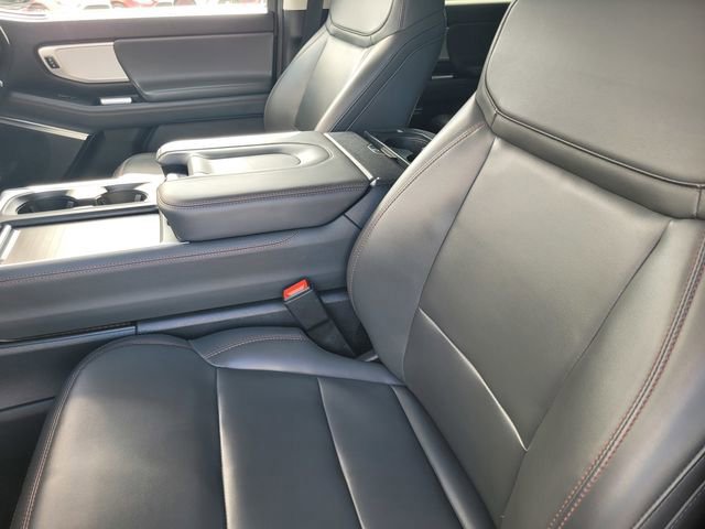 Certified 2025 Ford Expedition Active image 11