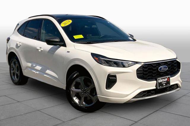 Certified 2024 Ford Escape ST-Line w/ Tech Pack #1 AWD/4WD image 3
