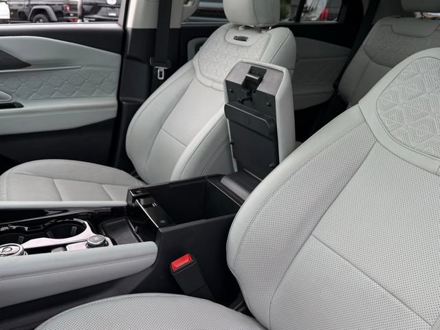 Certified 2025 Ford Explorer Platinum w/ LUX Leather Package AWD/4WD image 33