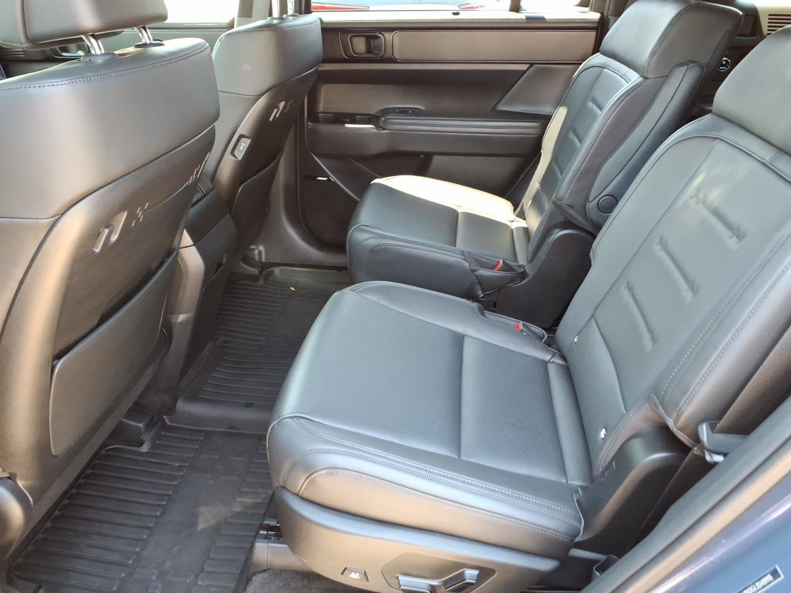 Used 2025 Hyundai Santa Fe Calligraphy AWD/4WD image 13