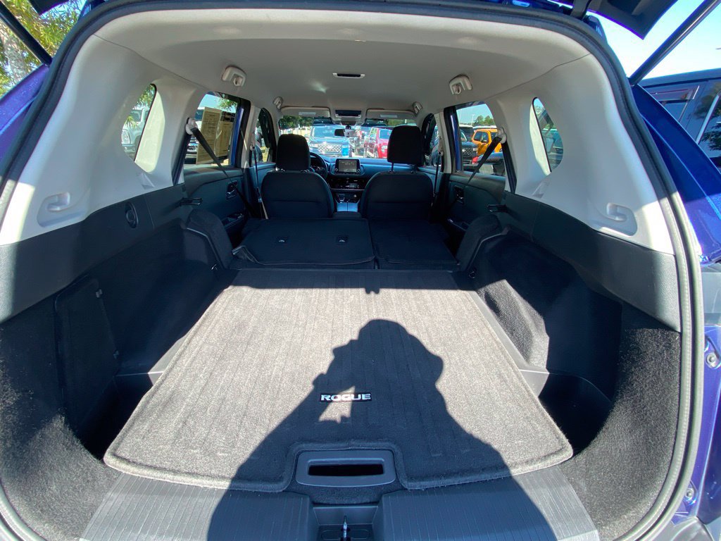 Used 2021 Nissan Rogue SV FWD image 27