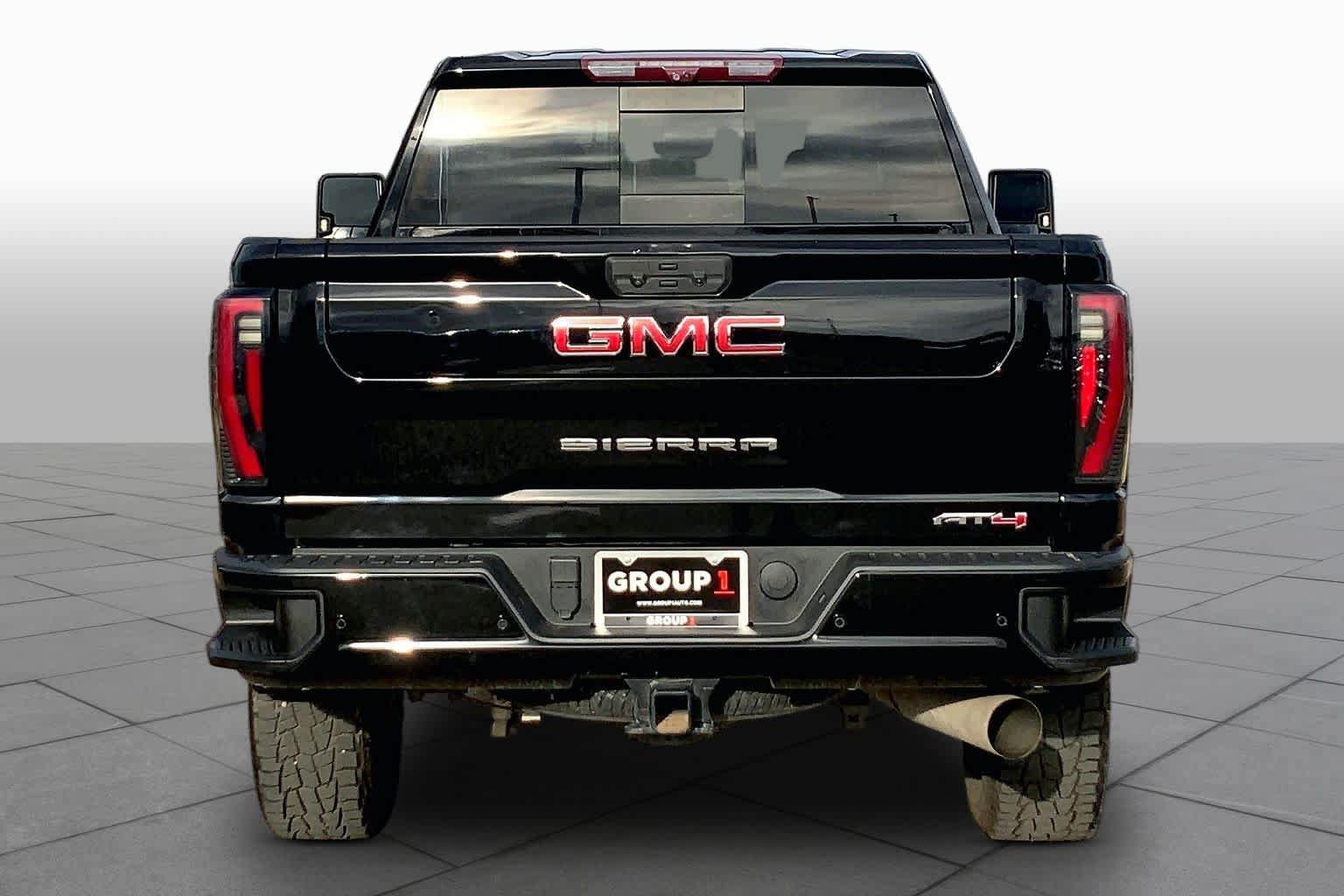 Used 2024 GMC Sierra 2500 AT4 w/ AT4 Premium Plus Package AWD/4WD image 5