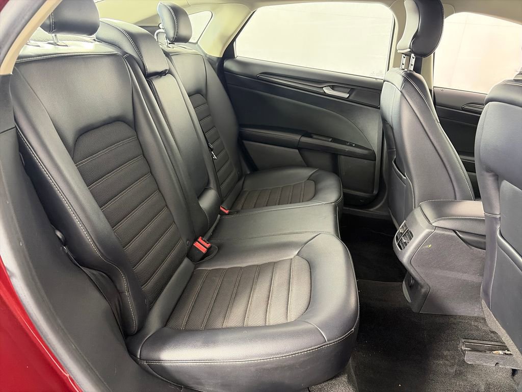 Certified 2018 Ford Fusion SE w/ Equipment Group 201A FWD image 29