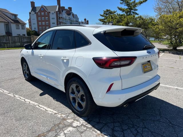 Certified 2023 Ford Escape ST-Line w/ Tech Pack #1 AWD/4WD image 7