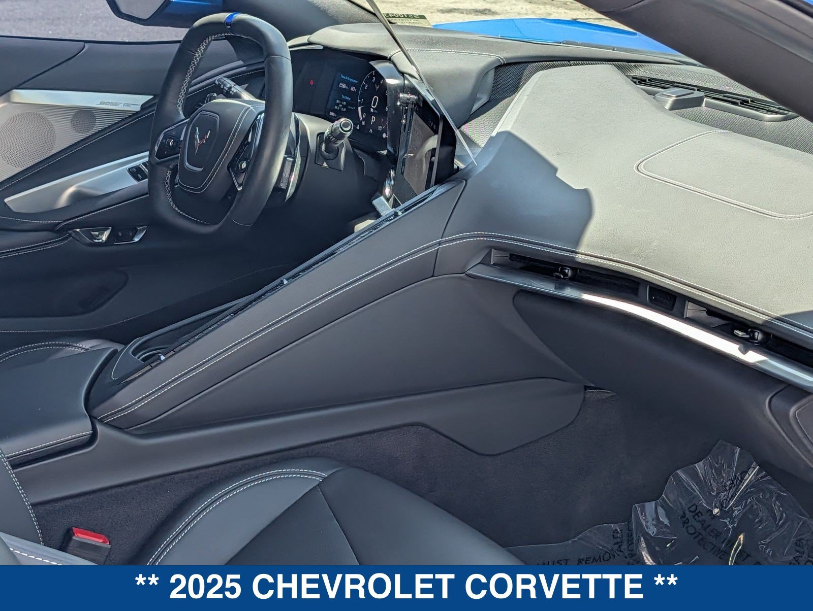 Used 2025 Chevrolet Corvette Stingray Preferred Cpe w/ Z51 Performance Package RWD image 19