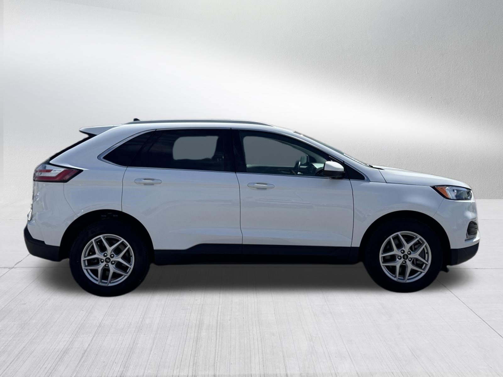 Certified 2024 Ford Edge SEL w/ Convenience Package AWD/4WD image 8