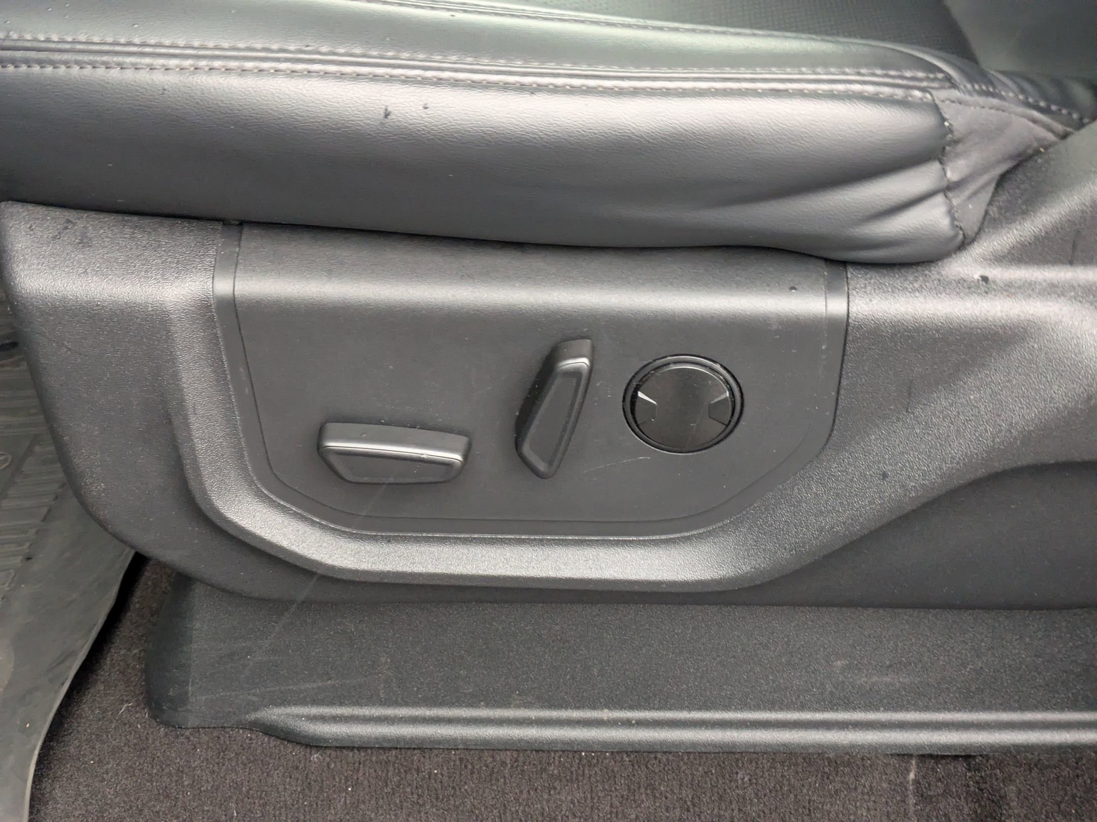 Certified 2023 Ford Expedition Max XLT image 13