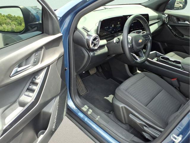 Used 2025 Chevrolet Equinox LT FWD image 9