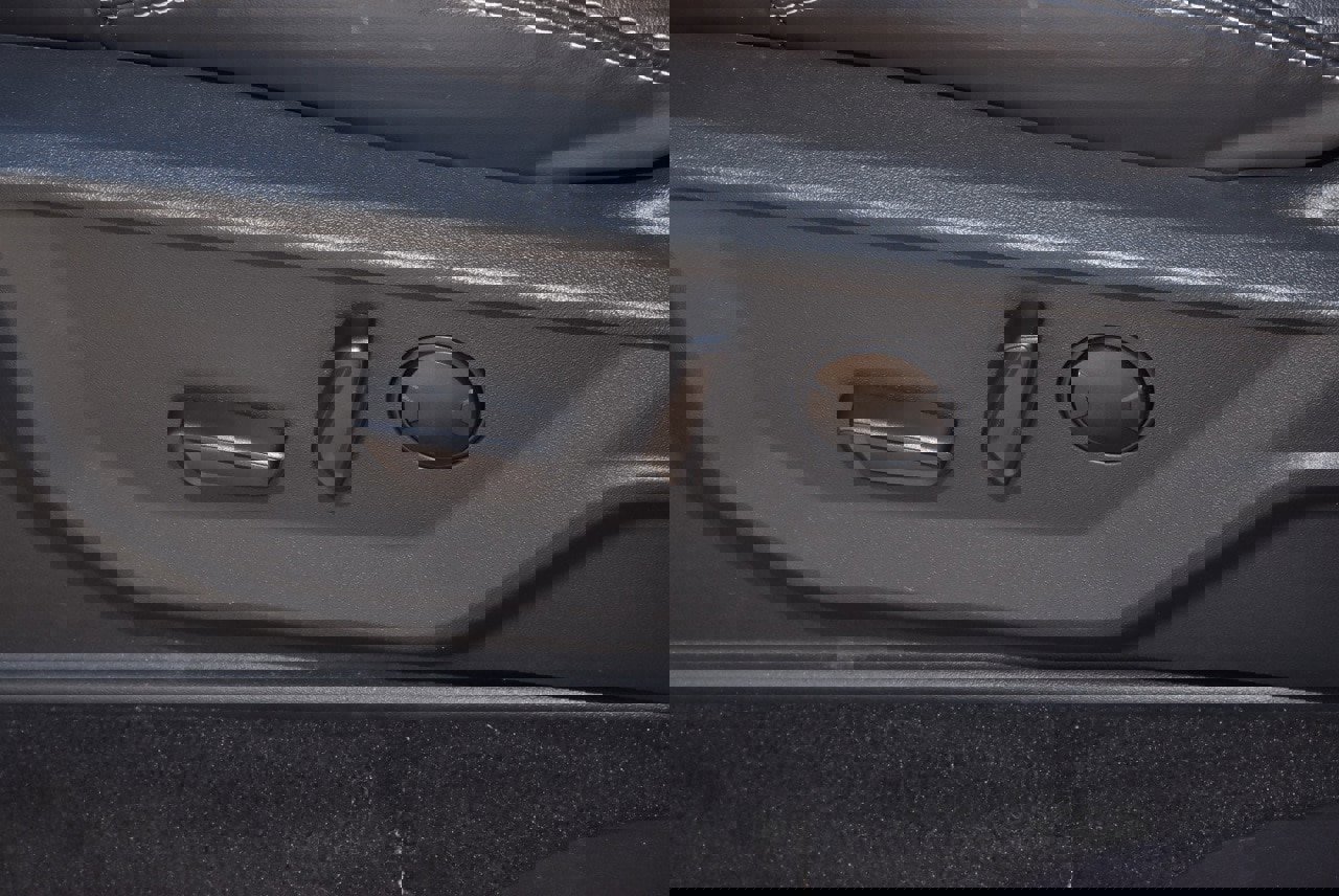 Certified 2025 Ford Expedition Max Platinum image 37