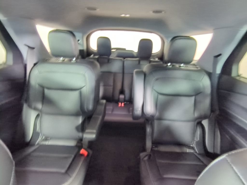 Certified 2022 Ford Explorer XLT w/ Equipment Group 202A image 15