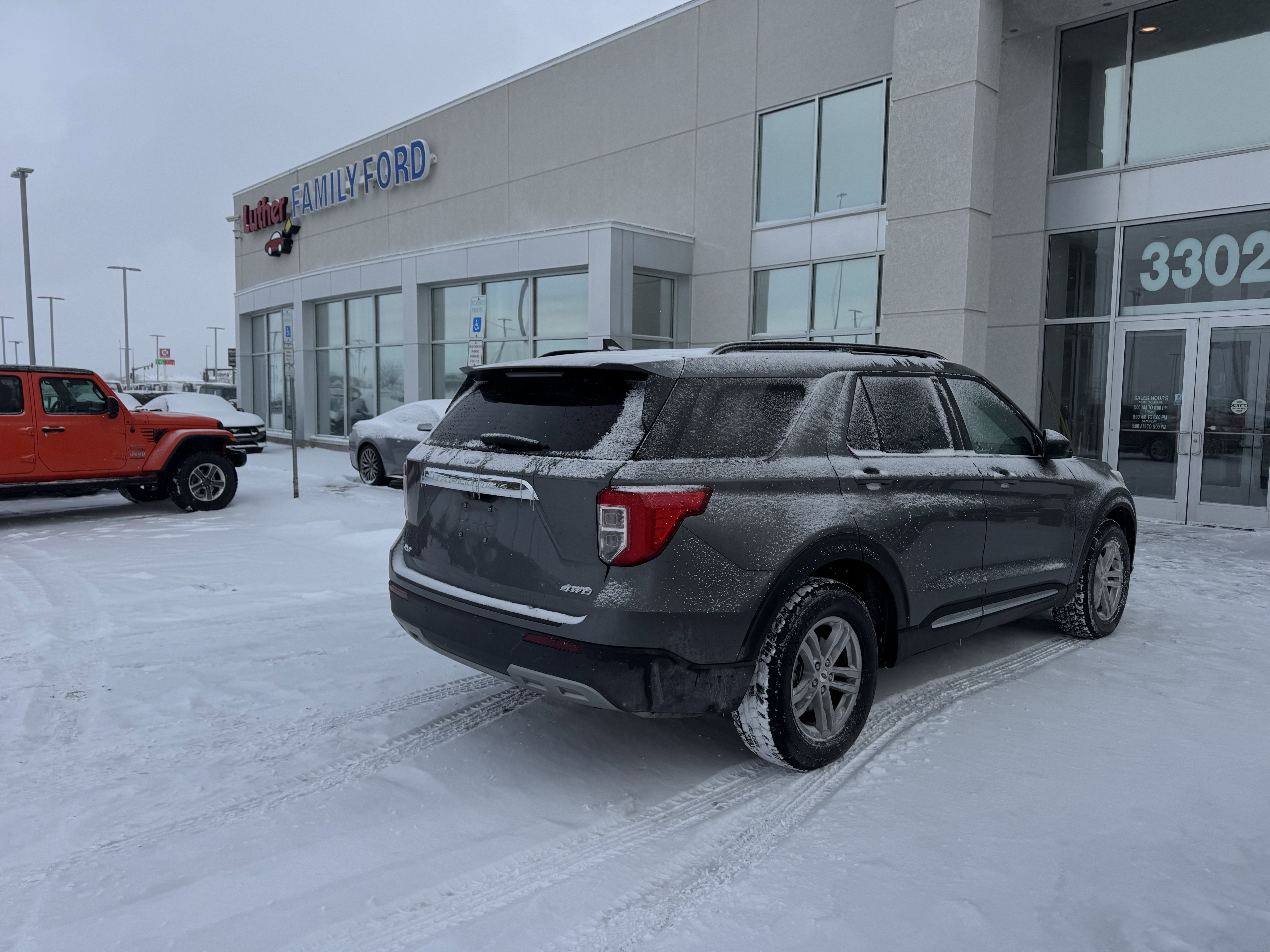 Certified 2024 Ford Explorer XLT w/ Equipment Group 202A image 4