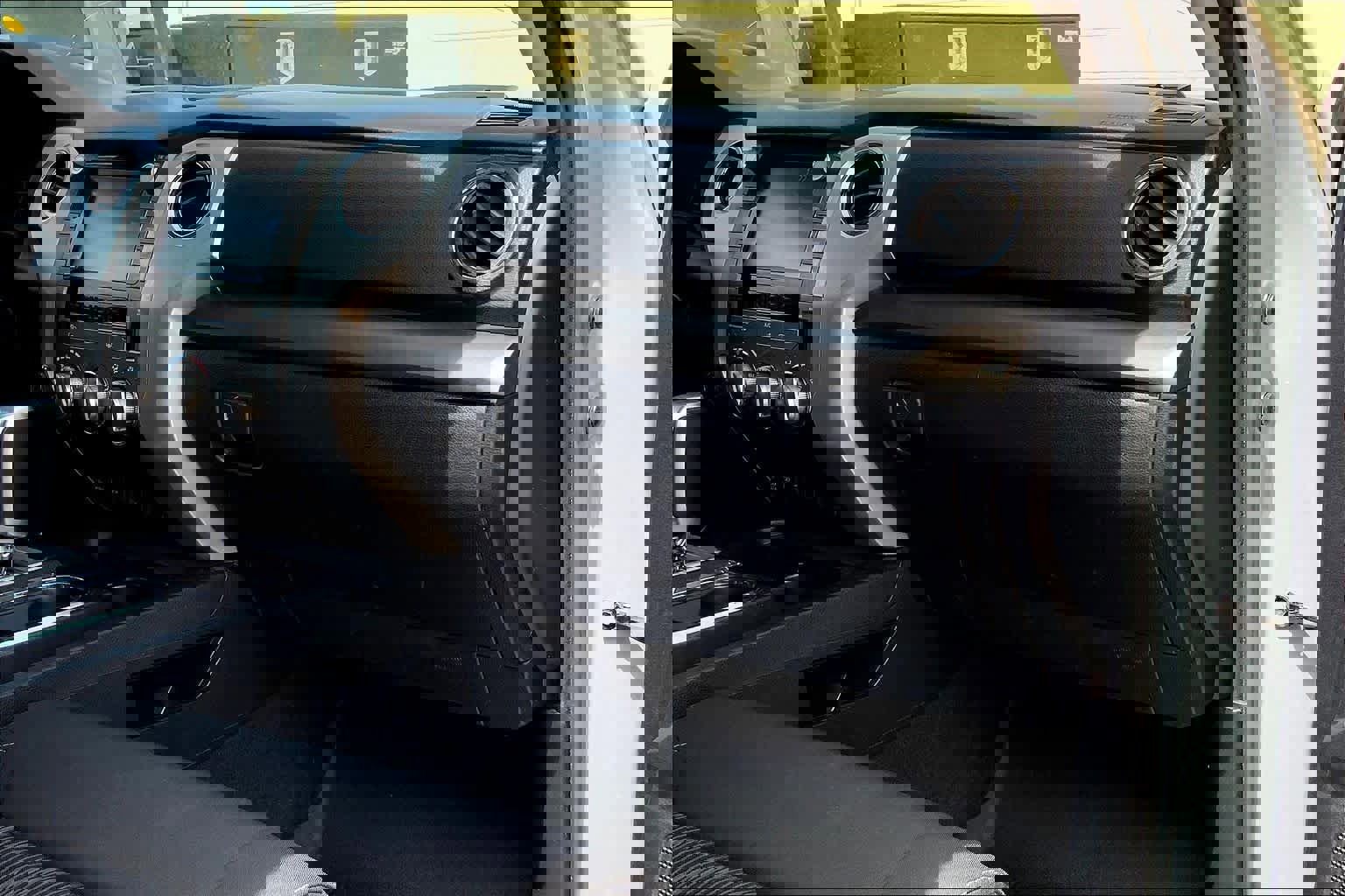 Used 2021 Toyota Tundra SR5 w/ Trail Edition image 19