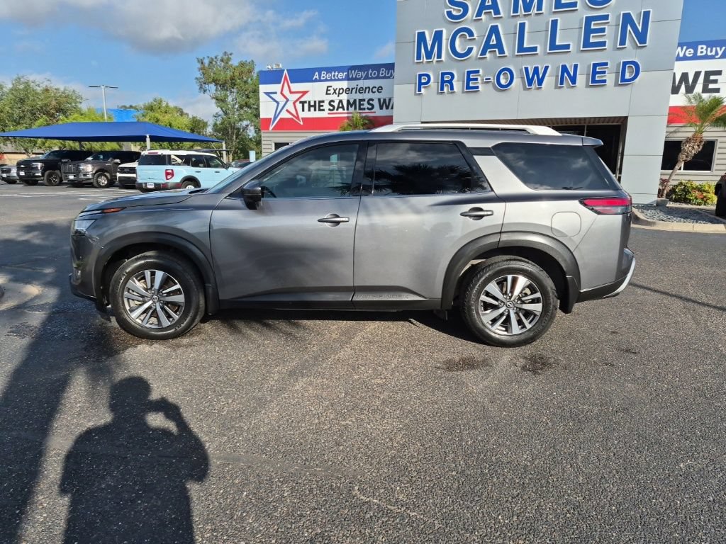 Used 2022 Nissan Pathfinder SL w/ Lighting Package (N92) AWD/4WD image 2