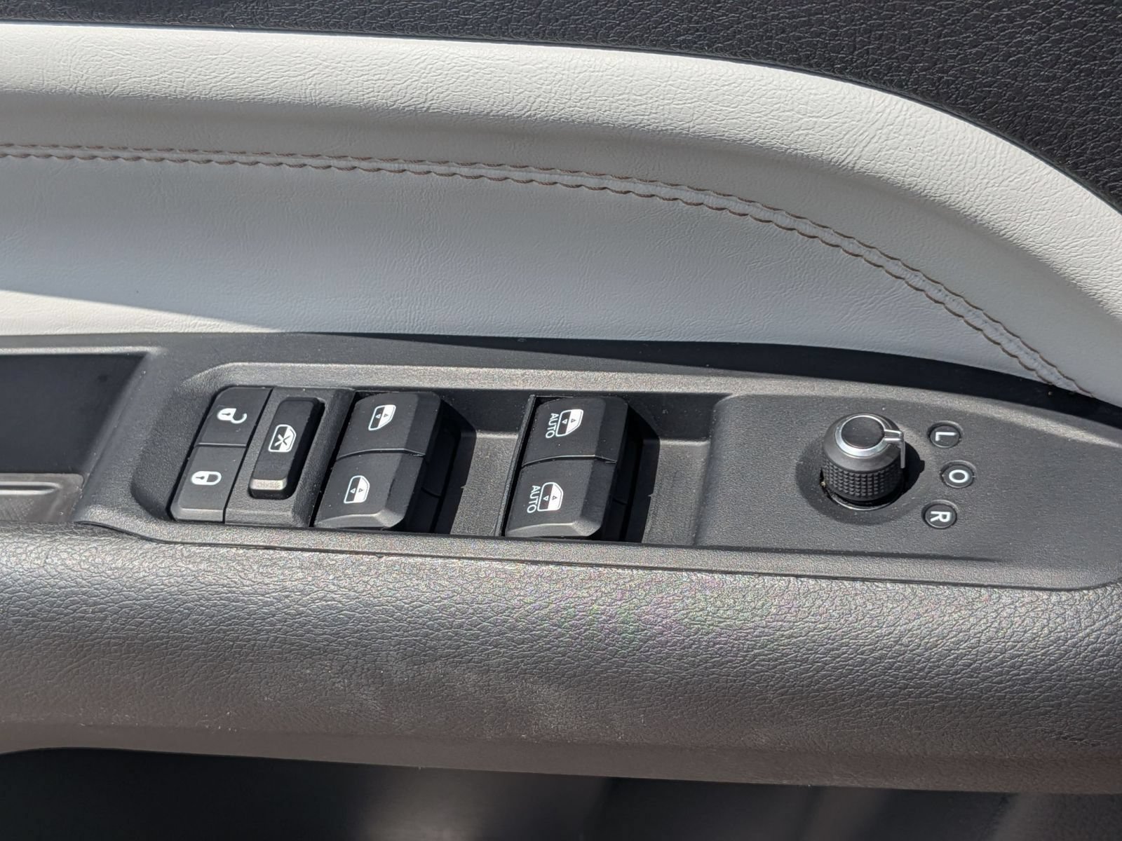 Used 2025 Jeep Compass Limited AWD/4WD image 15