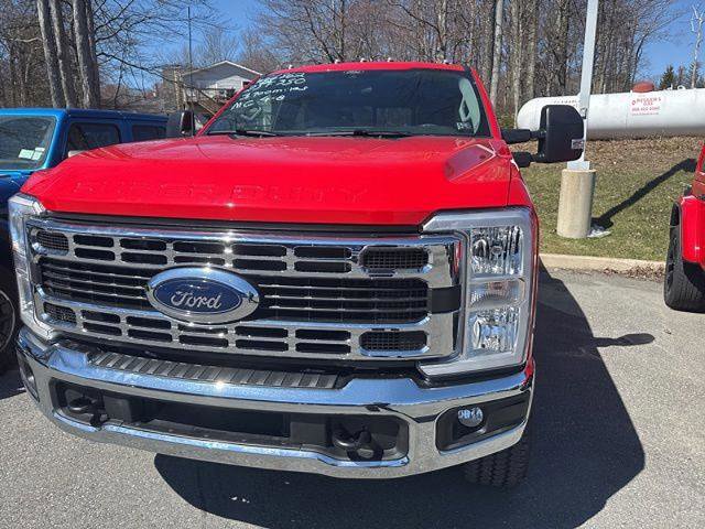 Certified 2025 Ford F350 XLT AWD/4WD image 3