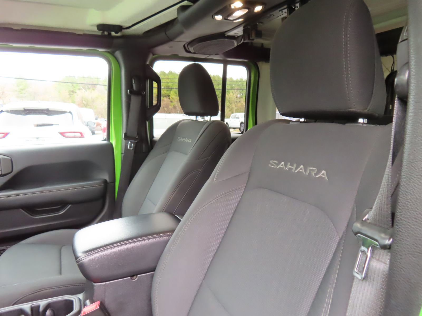 Used 2019 Jeep Wrangler Unlimited Sahara image 33