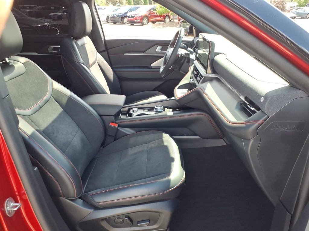 Certified 2025 Ford Explorer ST w/ Sun And Sound Package AWD/4WD image 13