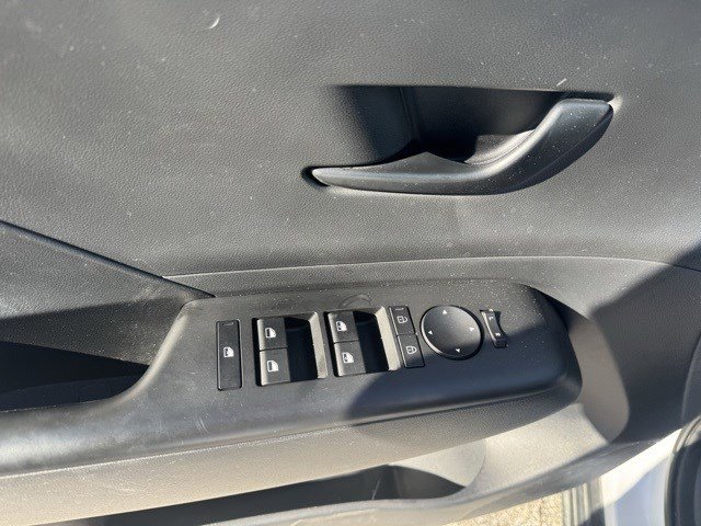 Used 2025 Hyundai Kona SEL image 11