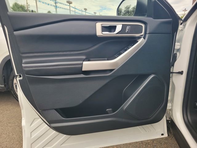 Certified 2023 Ford Explorer XLT w/ Equipment Group 202A AWD/4WD image 16