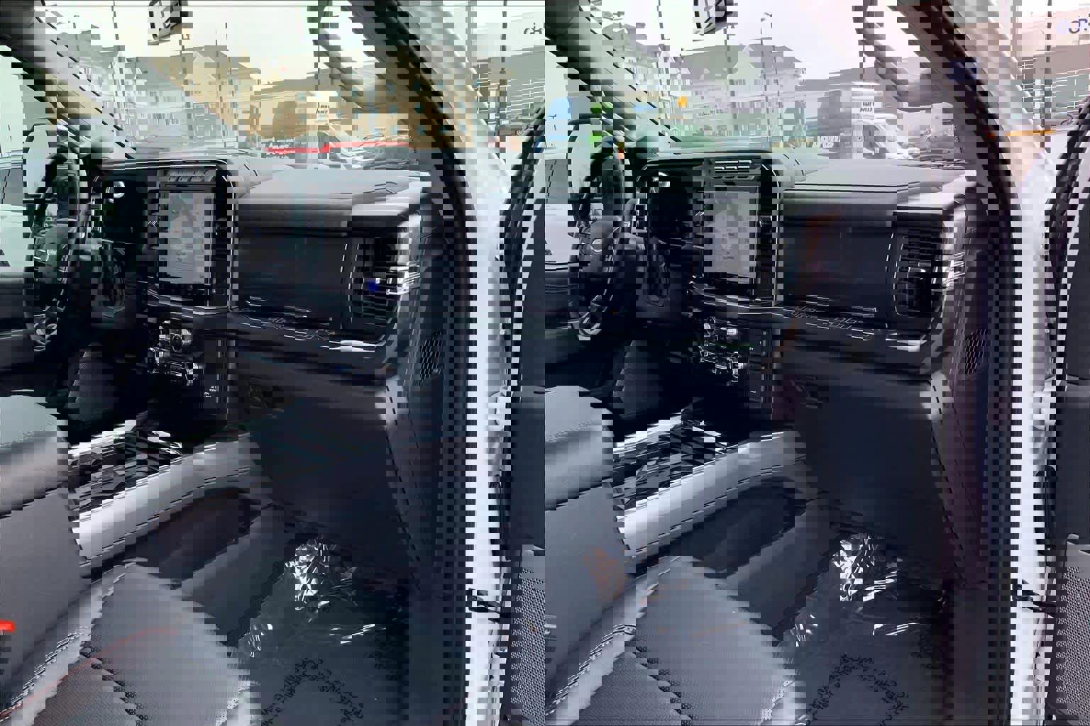 Certified 2023 Ford F250 Lariat w/ Chrome Package image 18