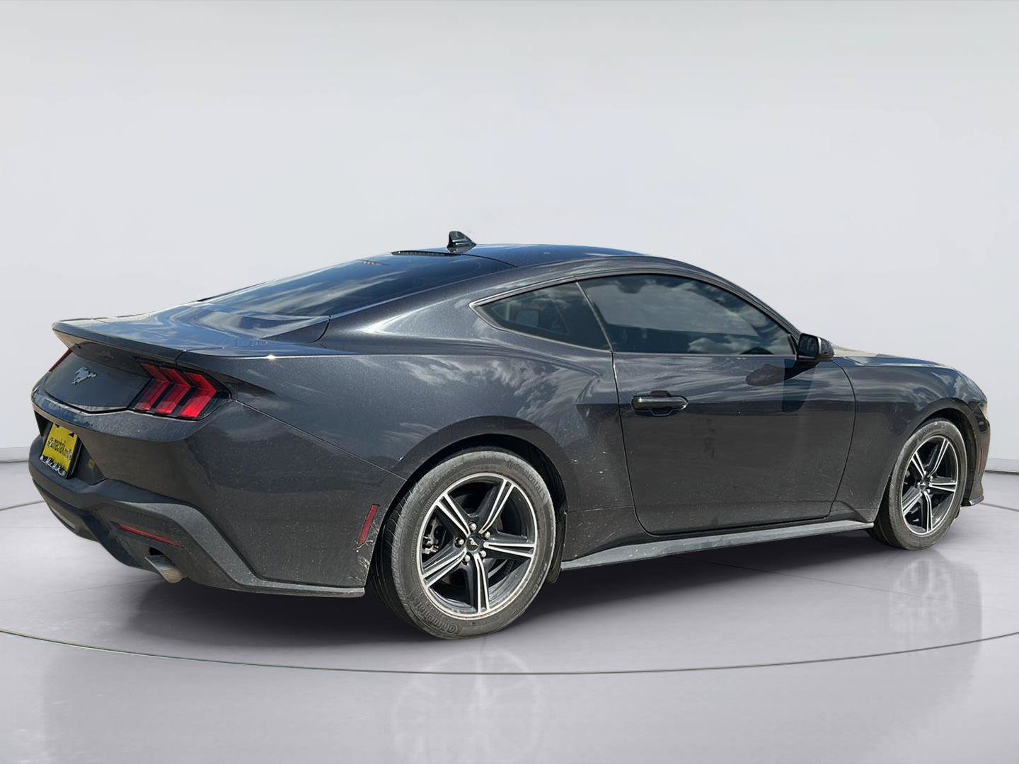 Certified 2024 Ford Mustang Coupe RWD image 4