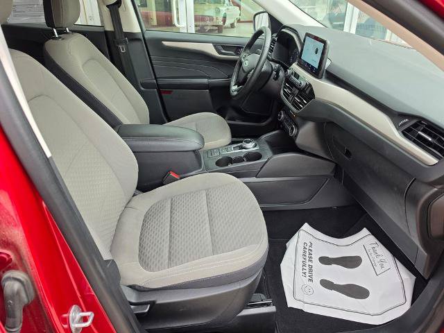 Certified 2022 Ford Escape SE w/ Cold Weather Package AWD/4WD image 18