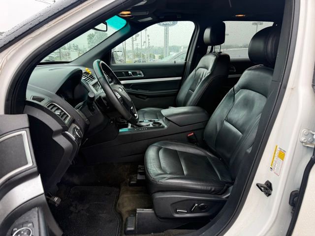 Certified 2017 Ford Explorer XLT w/ Equipment Group 202A FWD image 21