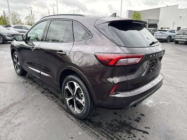 Certified 2023 Ford Escape ST-Line Elite AWD/4WD image 5