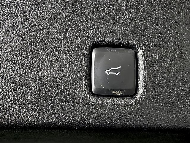 Certified 2020 Ford Escape Titanium w/ Titanium Premium Package 2.0 image 31