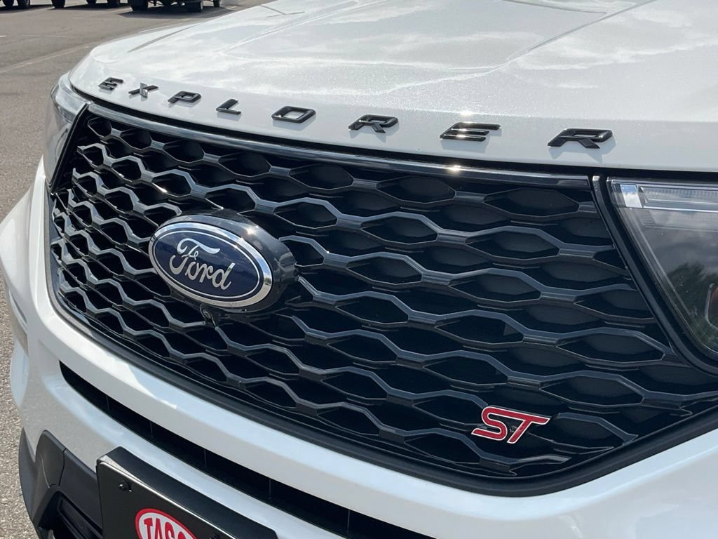 Certified 2020 Ford Explorer ST w/ Premium Technology Package AWD/4WD image 24