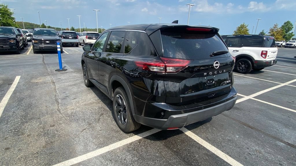 Used 2024 Nissan Rogue SV AWD/4WD image 5