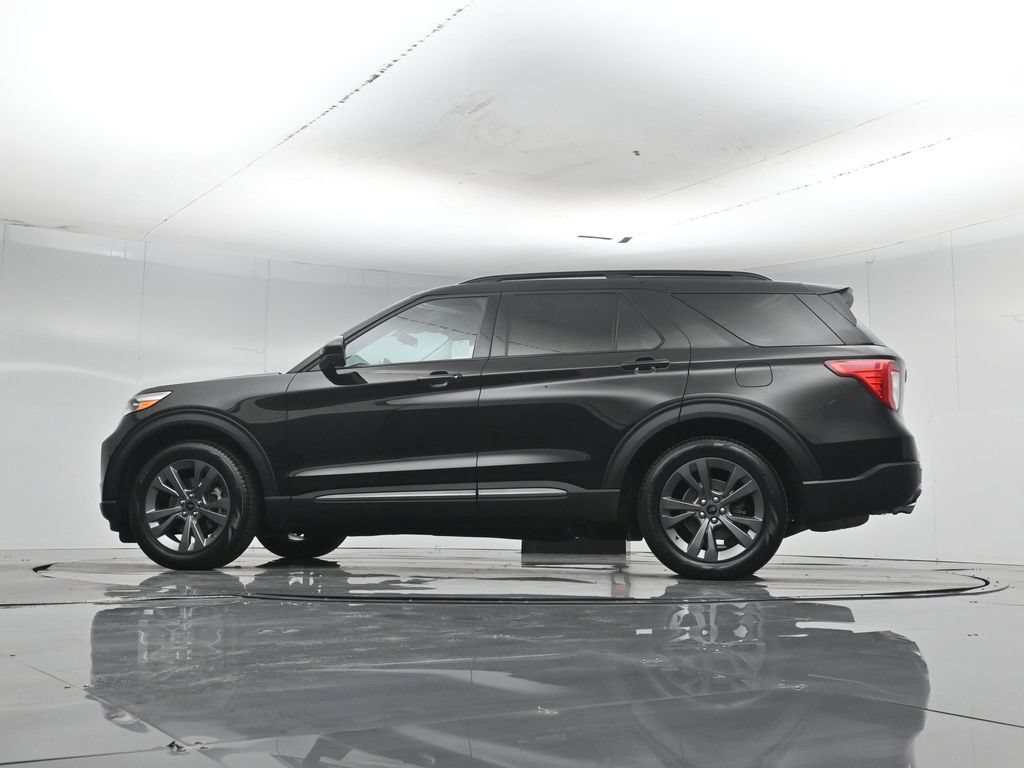 Certified 2023 Ford Explorer XLT w/ Equipment Group 202A RWD image 59