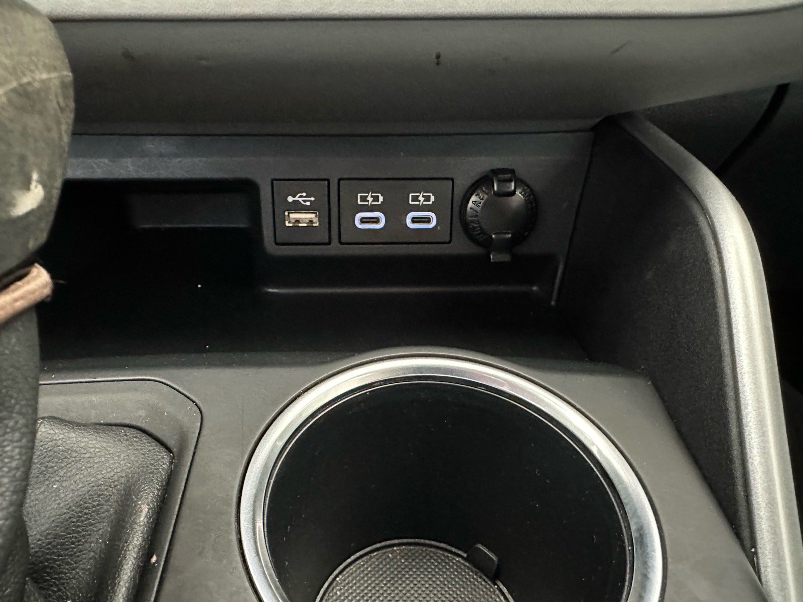 Used 2024 Toyota Highlander XLE AWD/4WD image 34