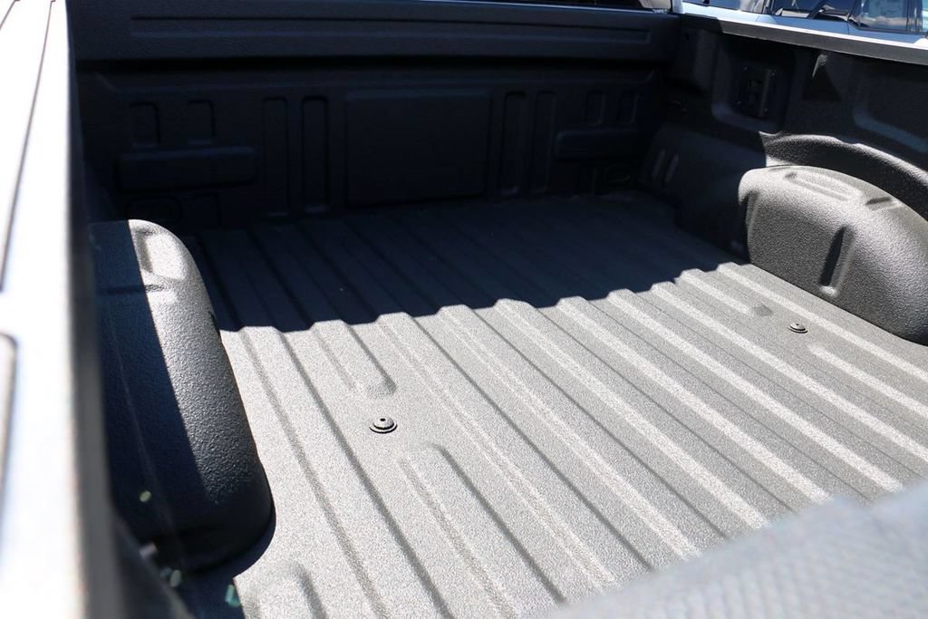 Certified 2025 Ford F150 Platinum w/ Equipment Group 703A Plus AWD/4WD image 8