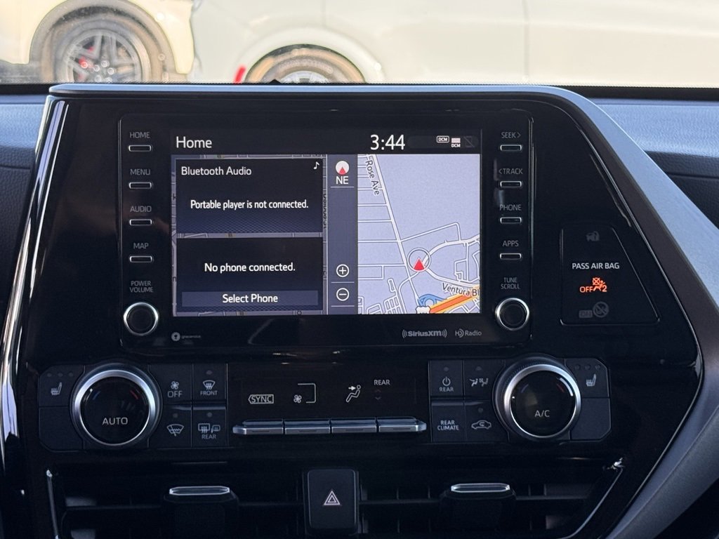 Used 2022 Toyota Highlander XLE image 26