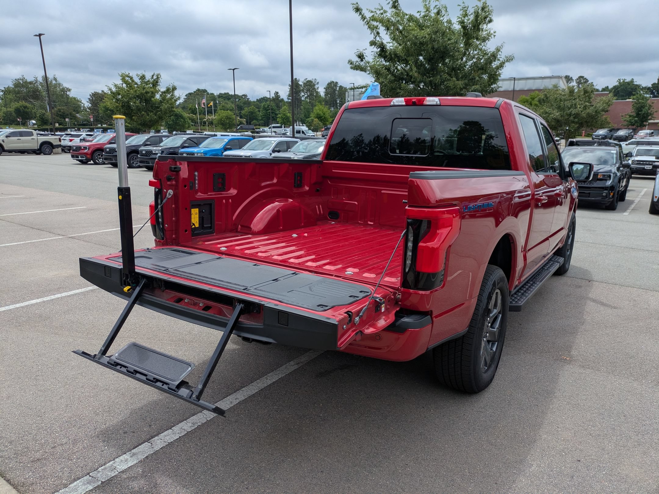 Certified 2025 Ford F150 Lightning Lariat AWD/4WD image 38