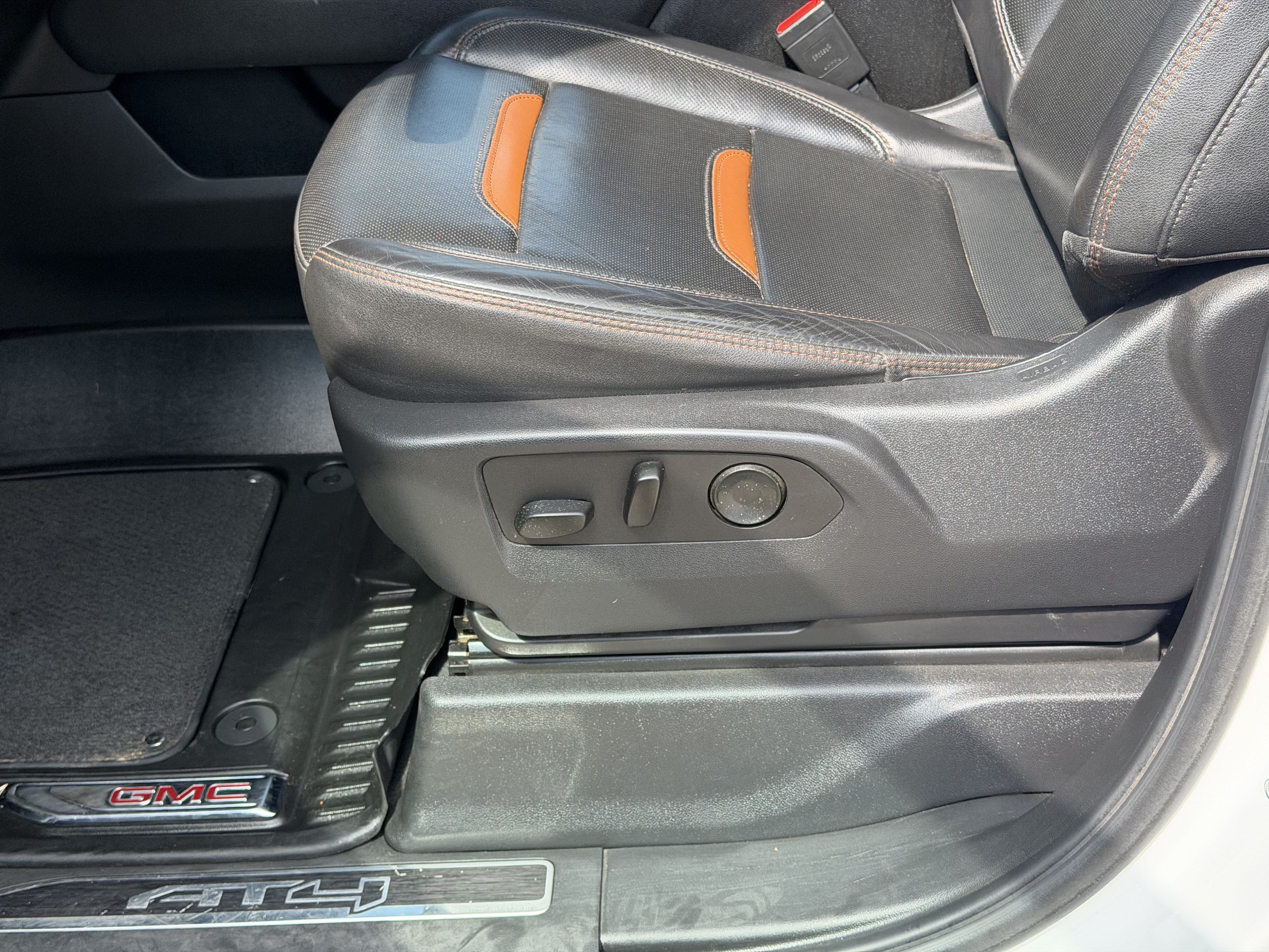Used 2025 GMC Sierra 1500 AT4 AWD/4WD image 19