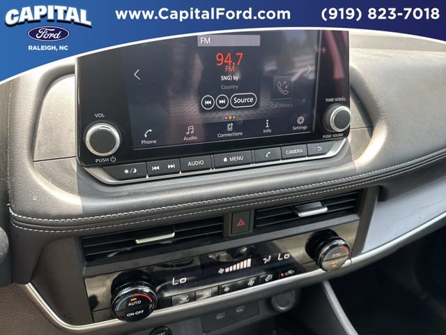 Used 2025 Nissan Rogue SV FWD image 26
