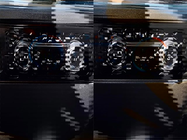 Used 2023 Chevrolet Silverado 1500 LT image 15