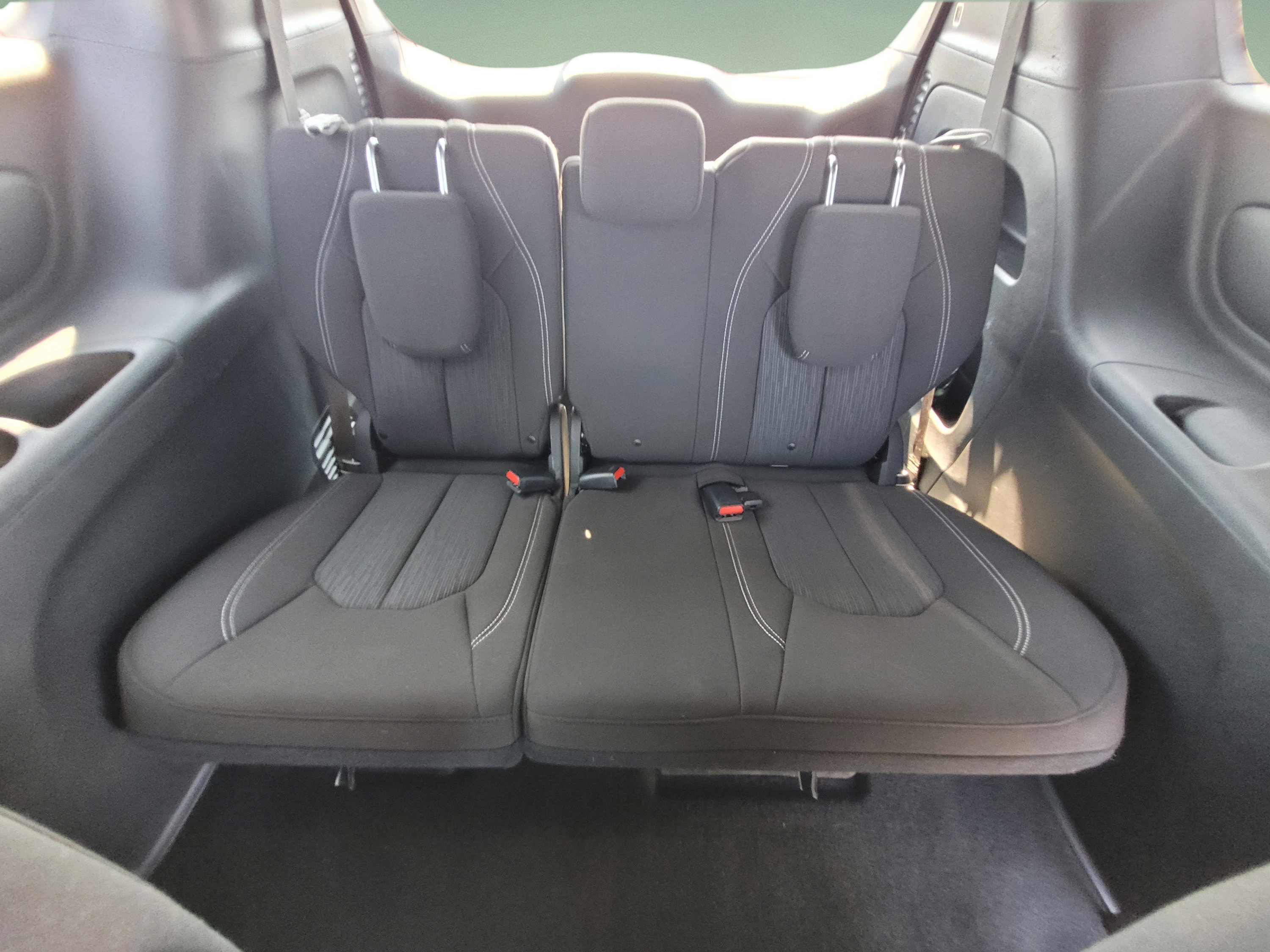 Used 2021 Chrysler Pacifica Touring w/ S Appearance Package FWD image 16