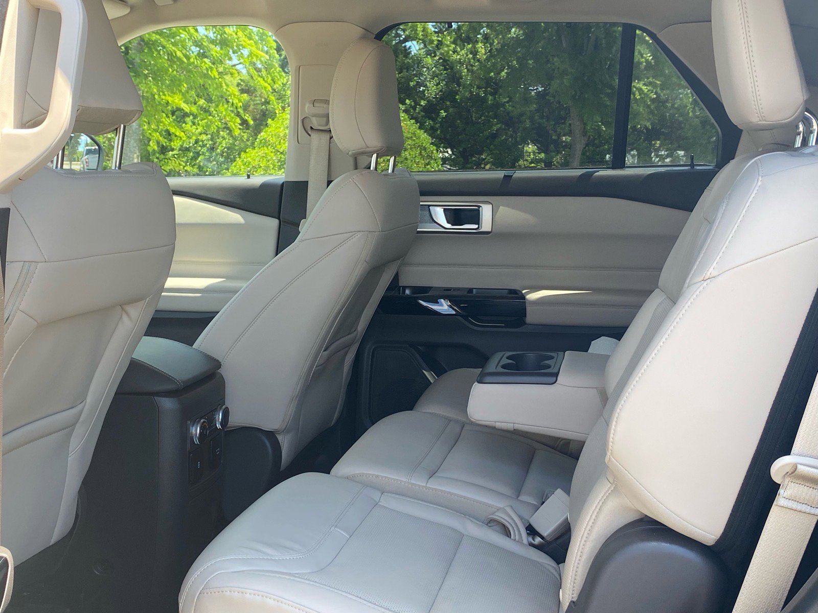 Certified 2023 Ford Explorer Platinum w/ Class IV Trailer Tow Package AWD/4WD image 21