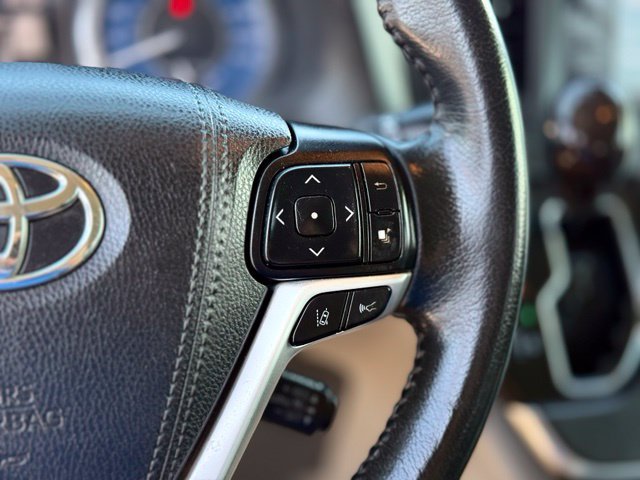 Used 2019 Toyota Sienna XLE w/ XLE Navigation Package FWD image 29