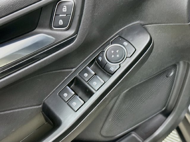 Certified 2025 Ford Escape ST-Line AWD/4WD image 17