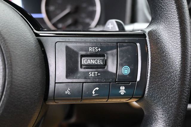 Used 2023 Nissan Rogue SV AWD/4WD image 16