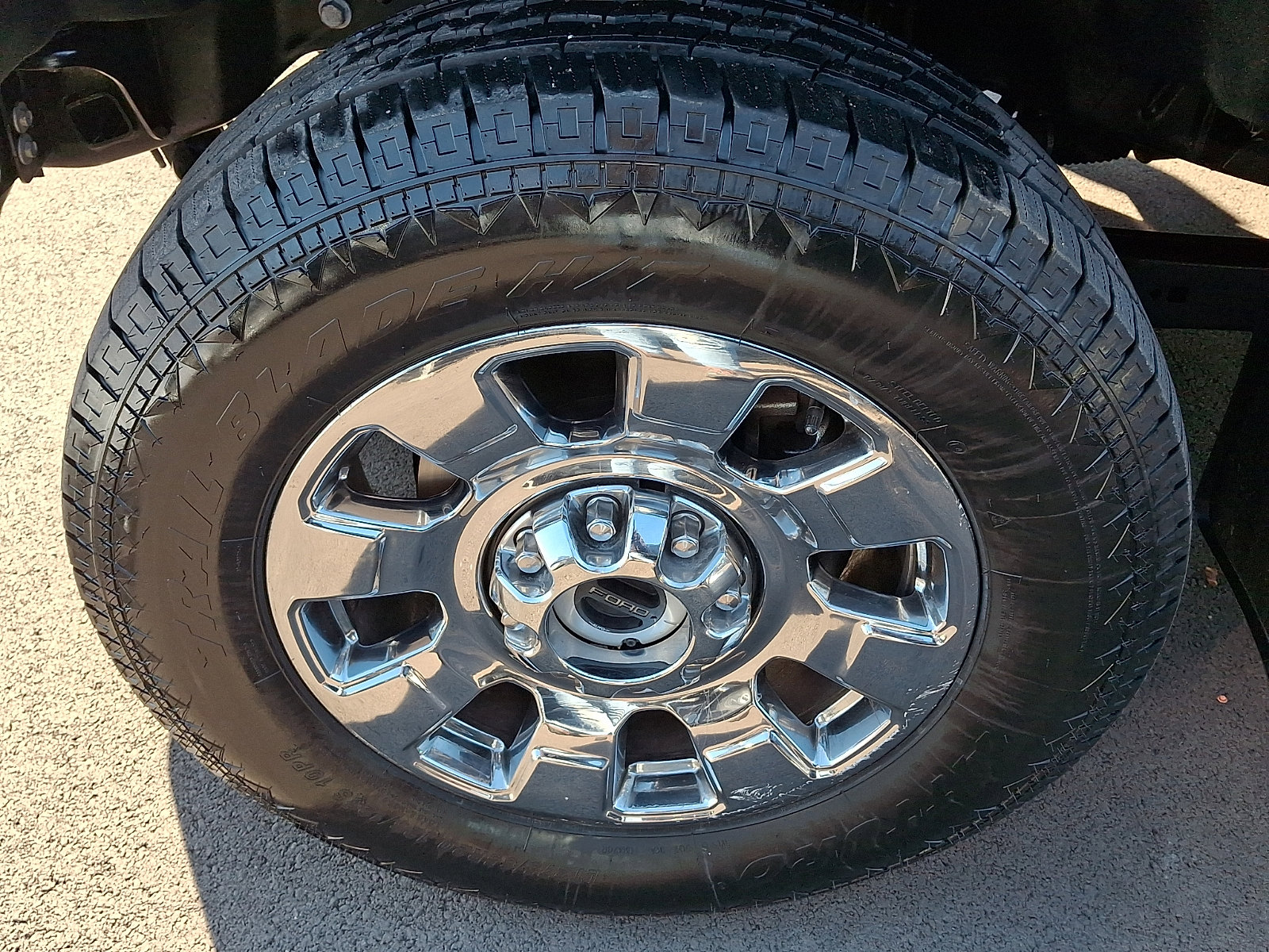 Certified 2024 Ford F350 Lariat w/ Chrome Package image 28